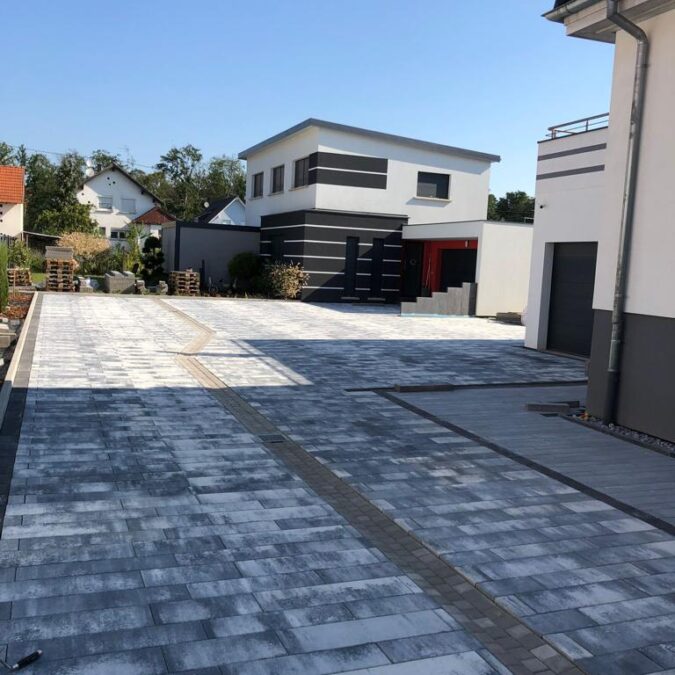 Travaux de terrassement pour pose de pavage et dallage ou enrob&eacute; dans le Bas-Rhin Saverne